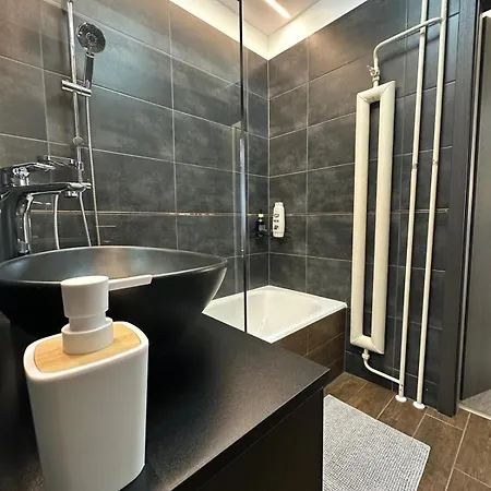 Modern Escape By Arena アパート *