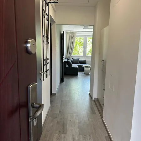 Modern Escape By Arena アパート