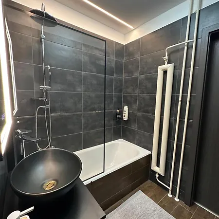 Modern Escape By Arena * ブダペスト