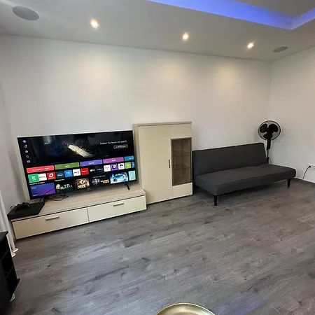 Modern Escape By Arena * ブダペスト