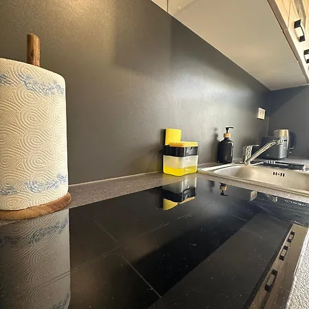 Modern Escape By Arena 布达佩斯